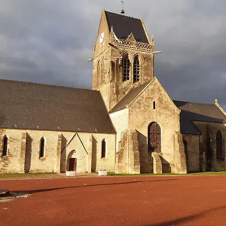 Holiday home Maison De Charme A 5 Min De Sainte-mere-eglise